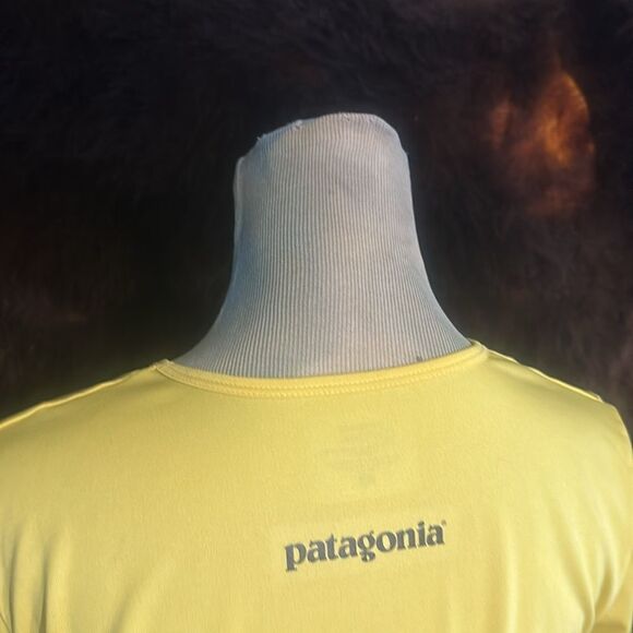 Patagonia top S (2850) - Picture 4 of 5